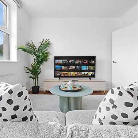 Appartamento Modern 2Br Near Tower Bridge Londra Esterno foto